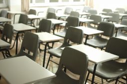photo d'une classe d'école vide
