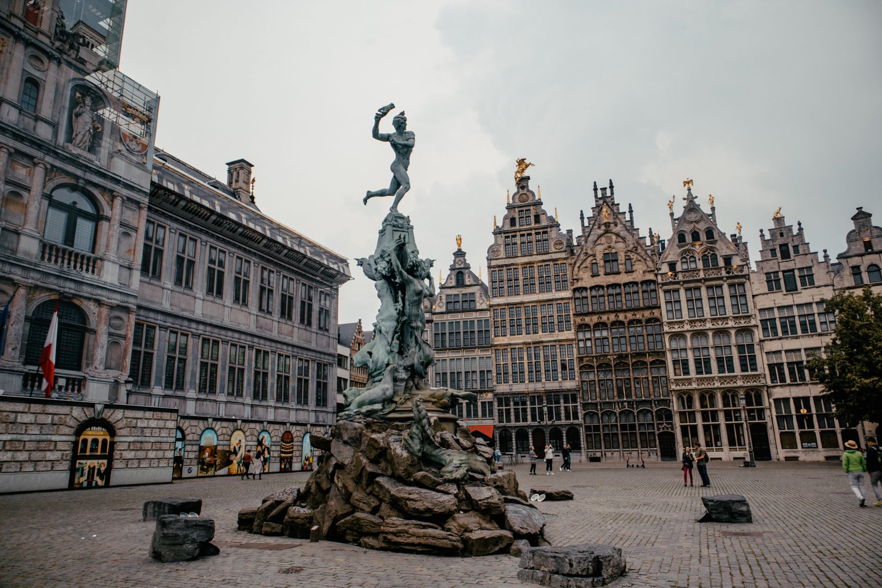 Fusion entre Anvers et Borsbeek : la stratégie politique de Bart De Wever