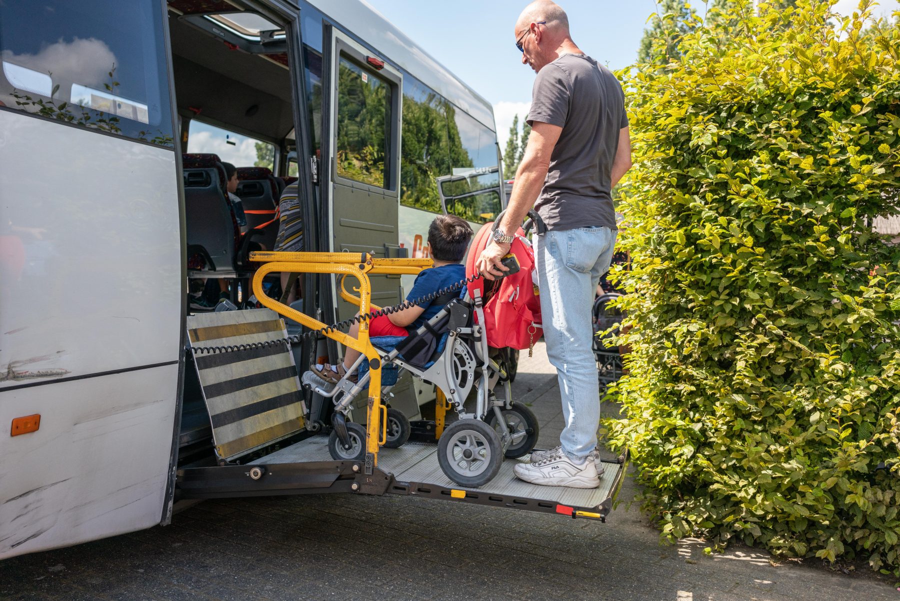 Dring Dring #3 : Les trajets en bus interminables de l’enseignement spécialisé flamand