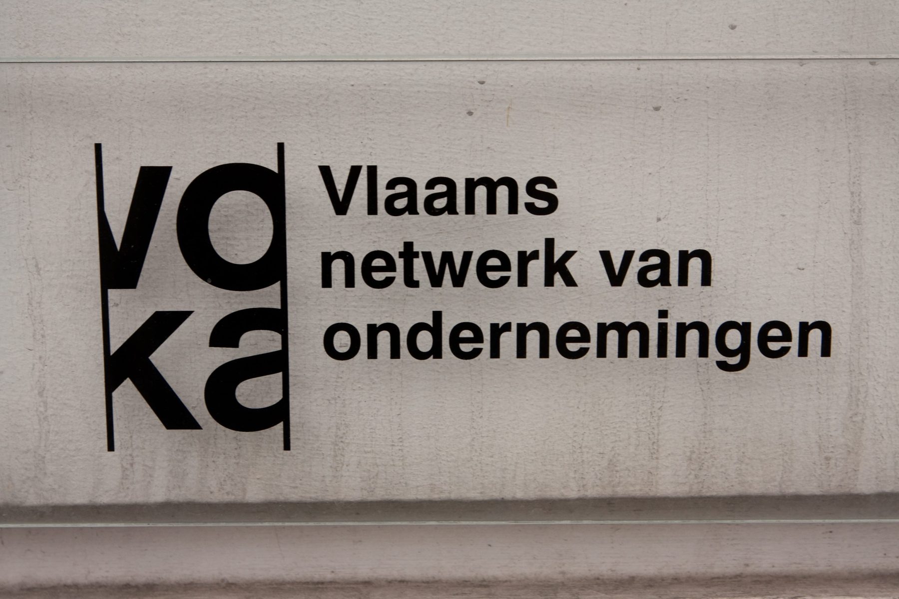 Élections 2024 : les entrepreneurs flamands se laissent peu à peu séduire par l’extrême droite