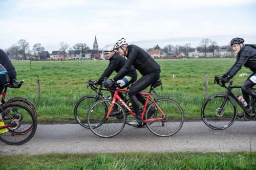 Des cyclistes en Flandre orientale (c) Jef Van den Bossche